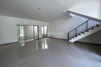 Rumah Pik 2 Disewakan 10x15 Cluster Danau Tahap 1 Hadap Selatan