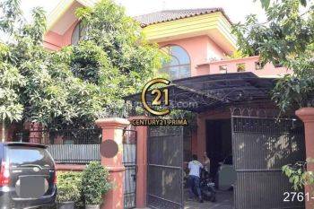 Rumah Besar Halaman Luas Di Belakang Bintaro Plaza