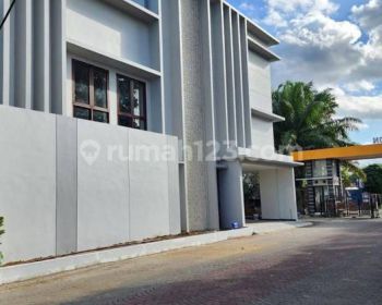 FOR SALE RUMAH MEWAH DI KAWASAN ELIT B.U PRIVATE POOL  DI KOTA YOGYAKARTA