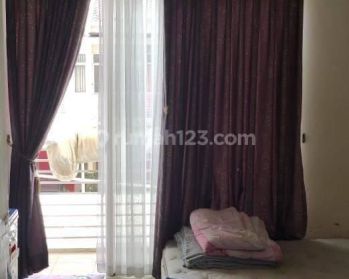 Disewa Rumah 2lantai Semi Furnished di Green Lake City Tangsel