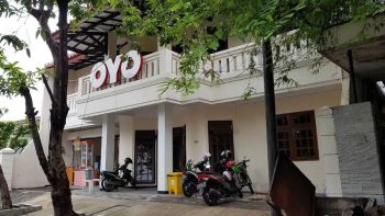 Di Jual Murah Guest House 2lt Di Kertamenanggal Surabaya, Dekat Petra