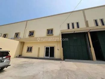 Gudang di Kapuk, 2 Lantai, Ada Office, Siap Pakai.