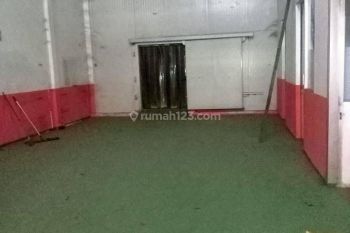Gudang Dan Kantor Siap Pakai di Jalan Holis Bandung Luas  Tanah 300 mtr.