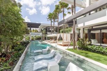 Villa Cantik, Modern, Strategis di Canggu Bali