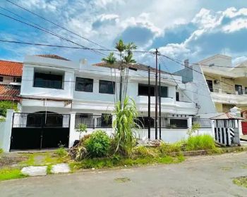 Disewakan Rumah classic Margorejo Indah, cocok untuk kantor