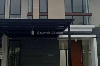 Rumah Northwest Hill Lake Park Central Citraland Surabaya Barat