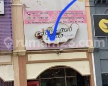 Ruko 3 lantai di pinggir jalan boulevard