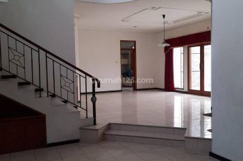 Disewakan Rumah Meewah Tengah kota siap huni Di cemara Pastetur Bandung