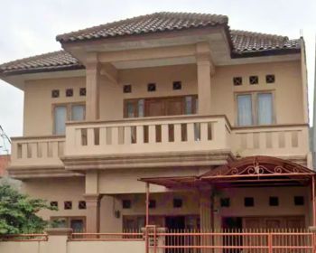 Di sewakan rumah 2 lantai khusus untuk tempat usaha