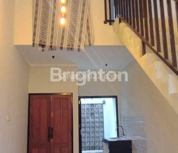 Rumah 1 1/2 lantai baru selesai renovasi