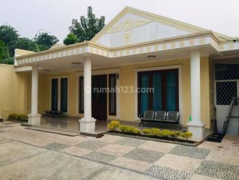 Rumah megah dan Nyaman banget deket Taman Jatijajar depok