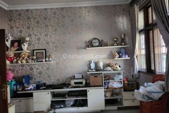 Rumah Pluit Taman Kencana, Jakut dengan Posisi Hoek & Lokasi strategis