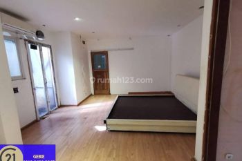 Rumah Nyaman Bagus di Sektor 7 Wt Td 10924 Rs