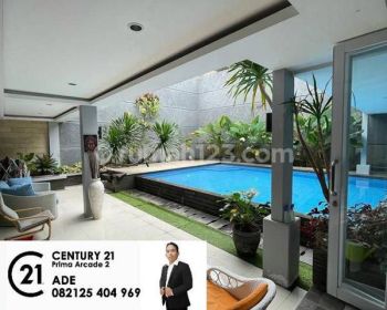 Dijual Plus Swimming Pool Dg 4 Kamar Rumah di Sektor 9 Bintaro Hw11689
