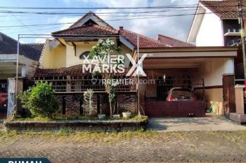 Dijual Rumah Terawat Tengah Kota di Papa Papa Suhat Malang