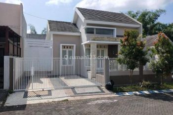 Rumah Mewah Baru di Daerah Karangploso Malang Gmk02657