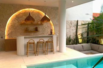 Villa Tropical Modern 2 Lantai Dekat Pantai Batu Bolong