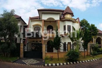 RUMAH MEWAH TYPE CLASIC DI PERUMAHAN ISTANA DIENG