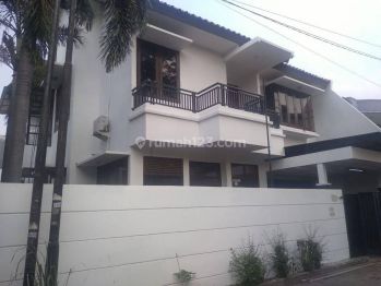 Rumah Asri Dan Strategis Dekat Slipi Jaya