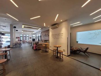 Sewa Ruang Usaha Luas Hadap Timur di Riau Bandung