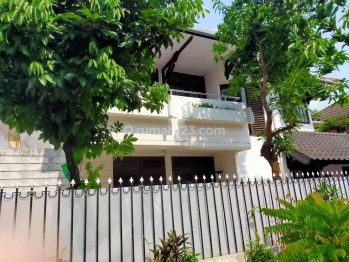 Rumah Luas Tanah 300 m2 Dalam Perumahan Kalibata Indah