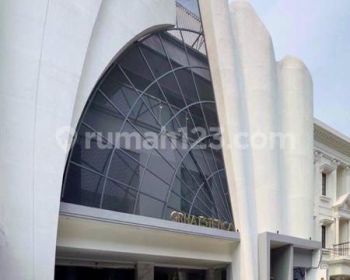 Gedung 4 Lantai Mewah Di Wolter Monginsidi