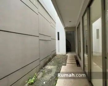 RUMAH DIJUAL PIK UKURAN 10X15 DI GOLF ISLAND 2 LANTAI CLUSTER BAGUS