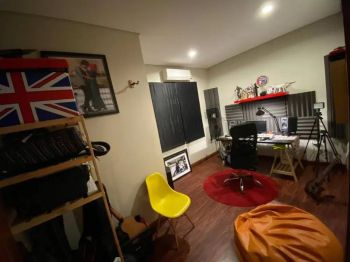 DIJUAL RUMAH SECOND LUAS 133 TERAWAT DI TEROGONG CILANDAK JAKARTA SELA