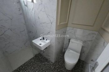 Rumah 2 Lantai Baru Semi Furnished SHM di Jl. Raya Kodau, Bekasi