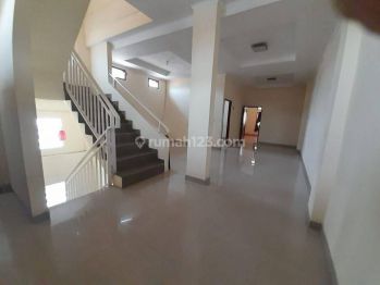 Disewakan Rumah Minimalis Modern Furnished di Sayap Pajajaran