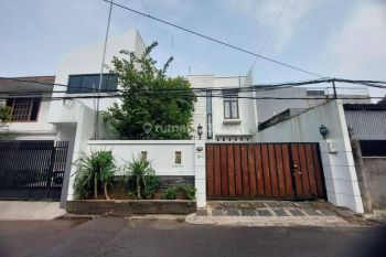 Rumah 2lantai  cantik minimalis mampang lokasi strategis