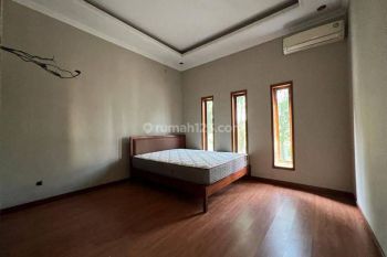 Rumah Furnished dalam Perumahan Palagan