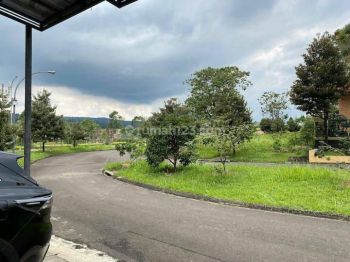 Rumah Modern Minimalis Halaman Luas Depan Taman Sentul City Bogor