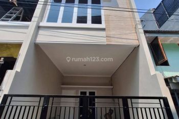 Rumah Baru Siap huni Bebas Banjir Tanjung Duren(TD211)