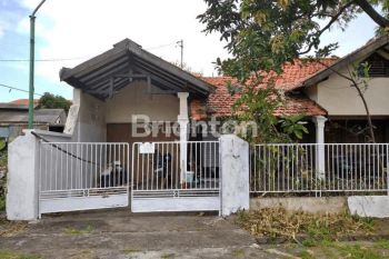 rumah ketintang tengah dekat unesa, dekat royal plaza, dekat RS