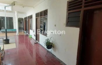 RUMAH + KOST KOSTAN AKTIF KUTISARI DEKAT Ke PETRA, SIER