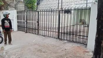 MURAH!! DISEWAKAN RUMAH VINTAGE LUAS PUSAT KOTA