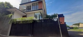 Jual rumah baru cluster pool  Kemang Jakarta Selatan
