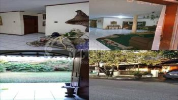 Rumah Lama Terawat Dengan Tanah Luas Siap Huni di Antapani