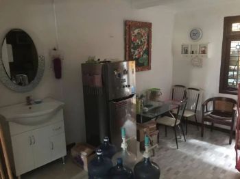 Rumah 2 Lantai Daerah Wiguna Surabaya Timur.