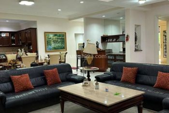 Rumah mewah Graha Family luas 516m2 harga 13M an