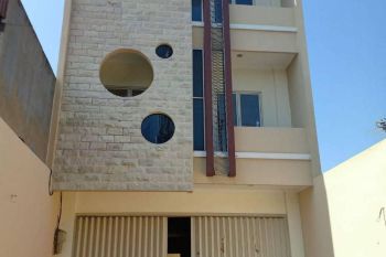 Ruko Bratang Gede 3 Lantai, Strategis, Murah