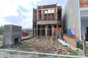 Rumah Mewah Konsep Heritage Modern Tropis Dekat Jalan Palagan