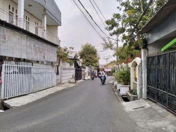 Rumah Tanah Luas Mewah di Utan Kayu Matraman Jakarta Timur Dkt UNJ