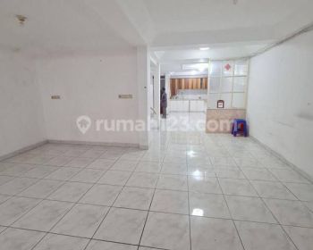 JARANG ADA .. DISEWAKAN CEPAT RUMAH DI MUARA KARANG BLOK 8 , SIAP HUNI , SEMI ,