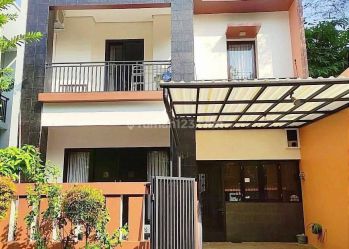 Dijual Rumah di Bintaro Puri indah sektor 9 2 Lantai SHM Bagus
