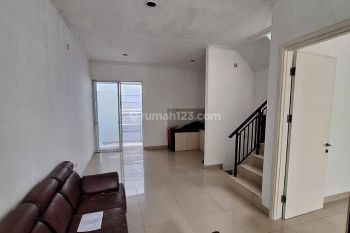 Rumah di Cluster Australia. Green Lake City. Jakbar Sudah Renovasi 2 Lantai SHM