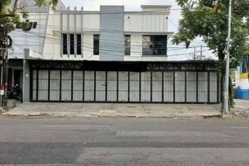 (460) : disewakan ex showroom: ry. Barata jaya, Surabaya. Siap pakai.