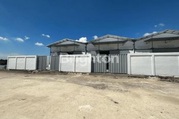 GUDANG BARU GRESS AKSES KONTAINER DOUBLE GATE HALAMAN PRIBADI PUSAT PERGUDANGAN