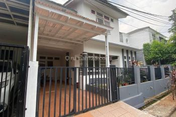 Rumah Strategis, Terawat, 2 Lantai, Siap Huni, Bintaro Jaya